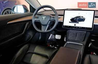 Седан Tesla Model 3 2024 в 