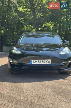 Седан Tesla Model 3 2023 в Житомире