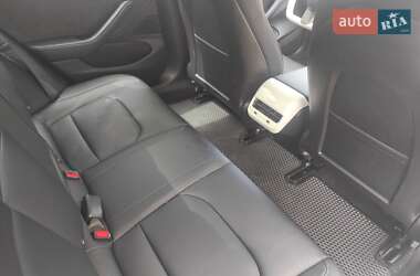 Седан Tesla Model 3 2018 в 