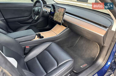 Седан Tesla Model 3 2020 в 
