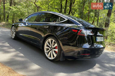 Седан Tesla Model 3 2019 в 