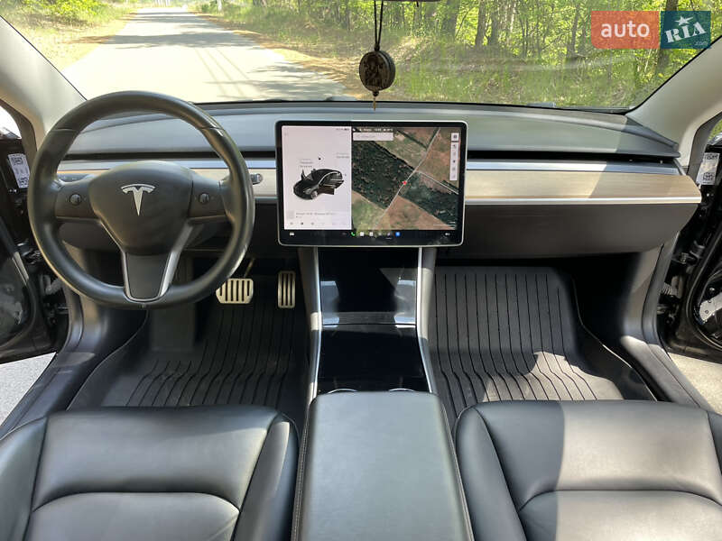 Седан Tesla Model 3 2019 в Бородянці