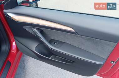 Седан Tesla Model 3 2022 в 