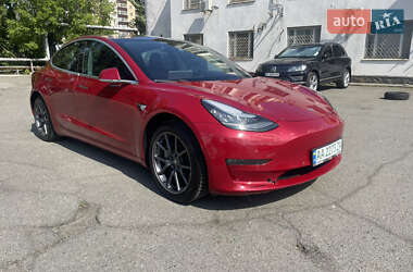 Седан Tesla Model 3 2020 в 