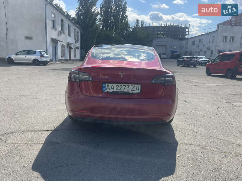 Седан Tesla Model 3 2020 в Киеве