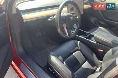 Седан Tesla Model 3 2020 в 