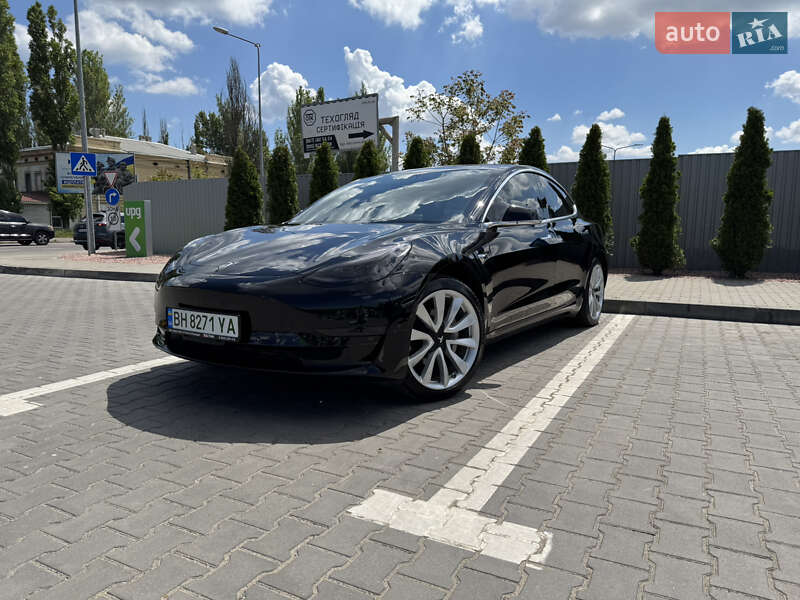 Седан Tesla Model 3 2018 в 