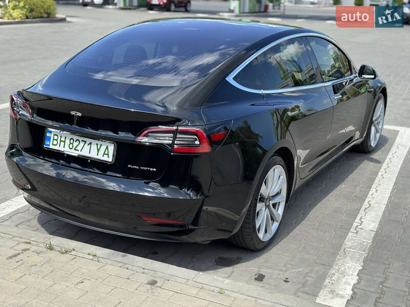 Седан Tesla Model 3 2018 в Одесі