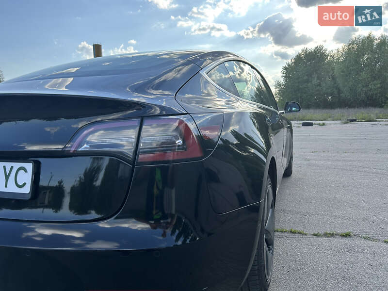 Седан Tesla Model 3 2018 в Киеве