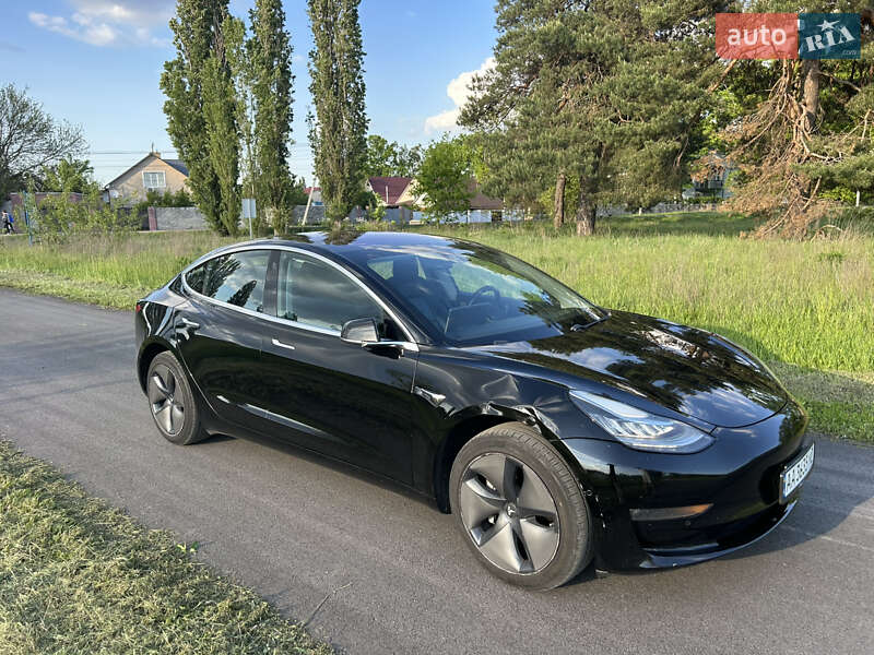 Седан Tesla Model 3 2018 в Киеве