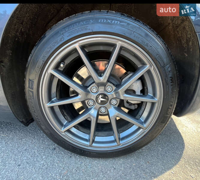 Седан Tesla Model 3 2023 в Полтаві