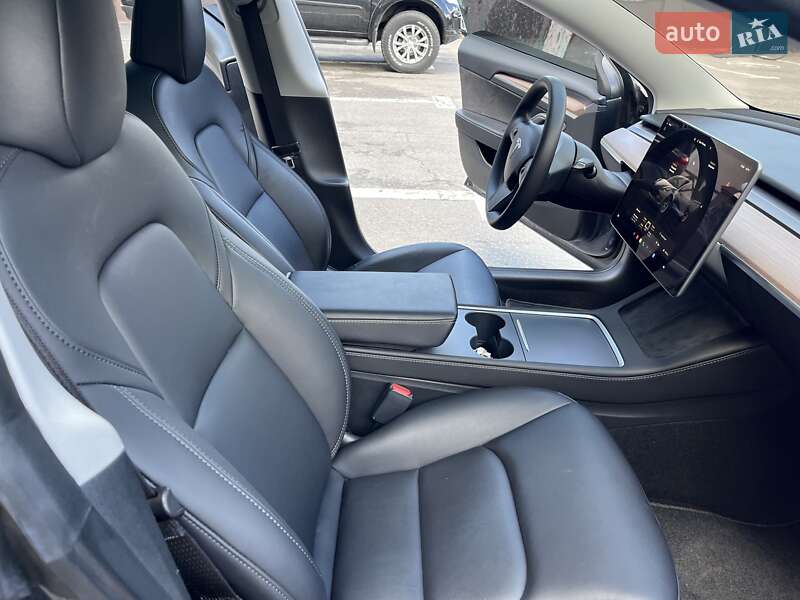 Седан Tesla Model 3 2023 в Полтаві