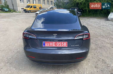 Седан Tesla Model 3 2021 в 