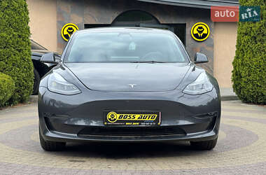 Седан Tesla Model 3 2023 в 