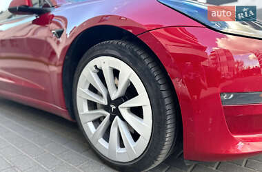 Седан Tesla Model 3 2021 в 