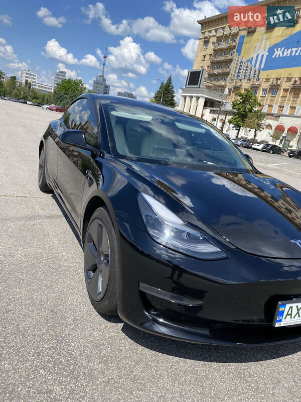 Tesla Model 3 2021