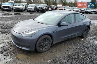 Седан Tesla Model 3 2023 в 