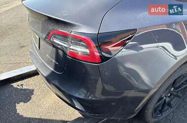 Седан Tesla Model 3 2023 в 