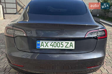Седан Tesla Model 3 2019 в 