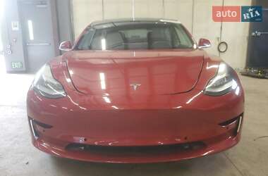 Седан Tesla Model 3 2019 в 
