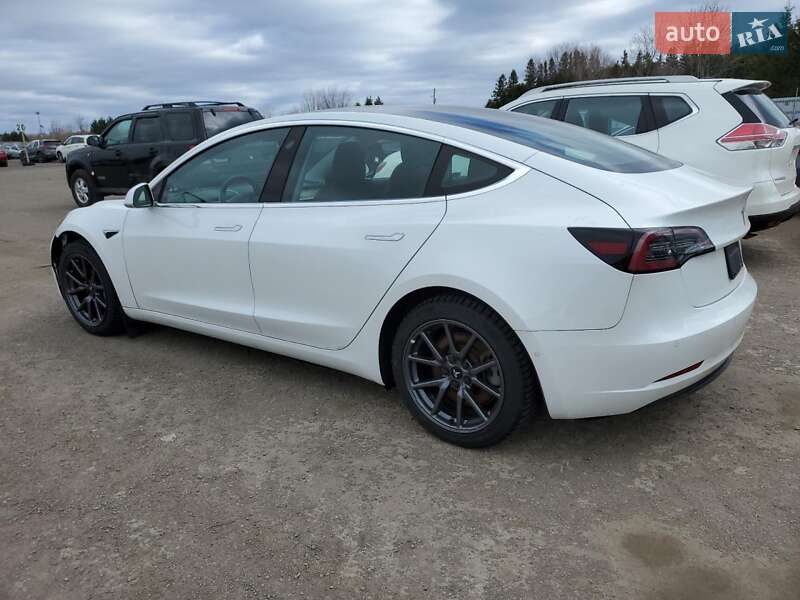 Седан Tesla Model 3 2019 в Львове