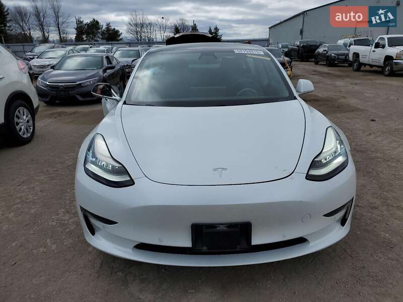 Седан Tesla Model 3 2019 в Львове