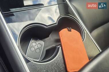 Седан Tesla Model 3 2018 в 
