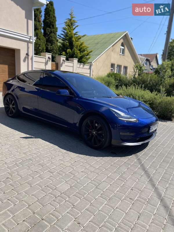 Седан Tesla Model 3 2018 в Одесі