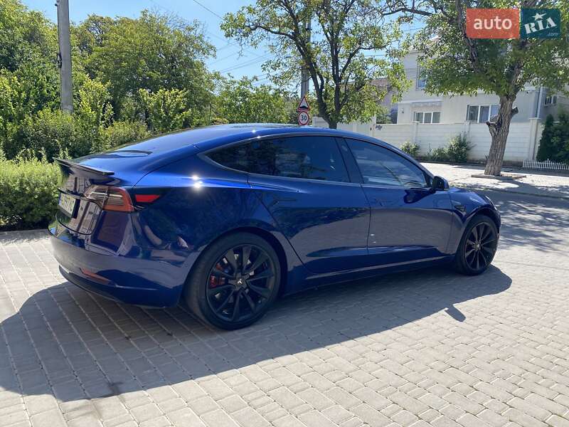 Седан Tesla Model 3 2018 в Одесі