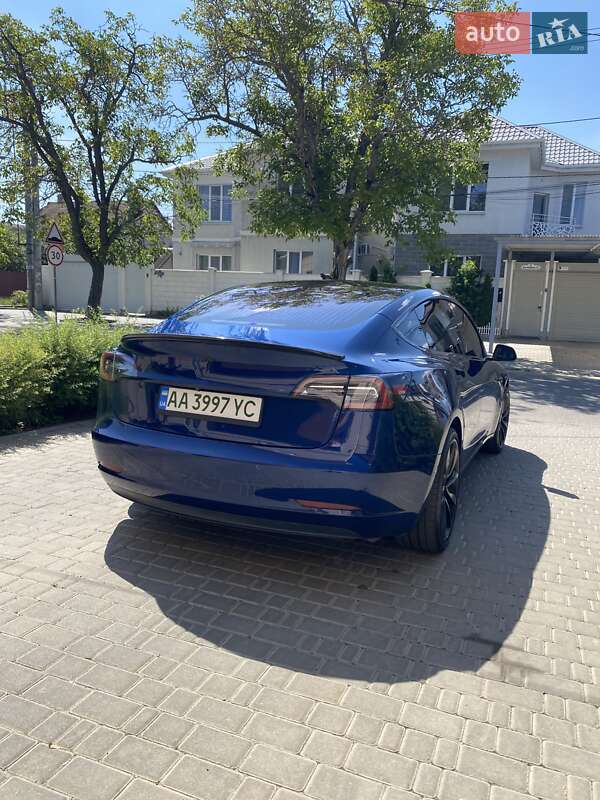 Седан Tesla Model 3 2018 в Одесі
