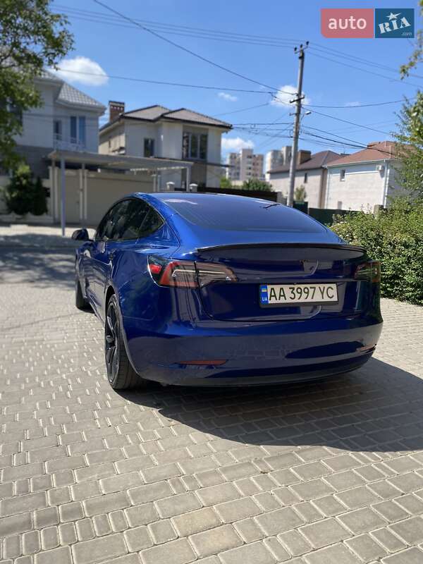 Седан Tesla Model 3 2018 в Одесі