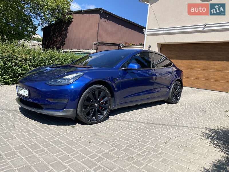 Седан Tesla Model 3 2018 в Одесі