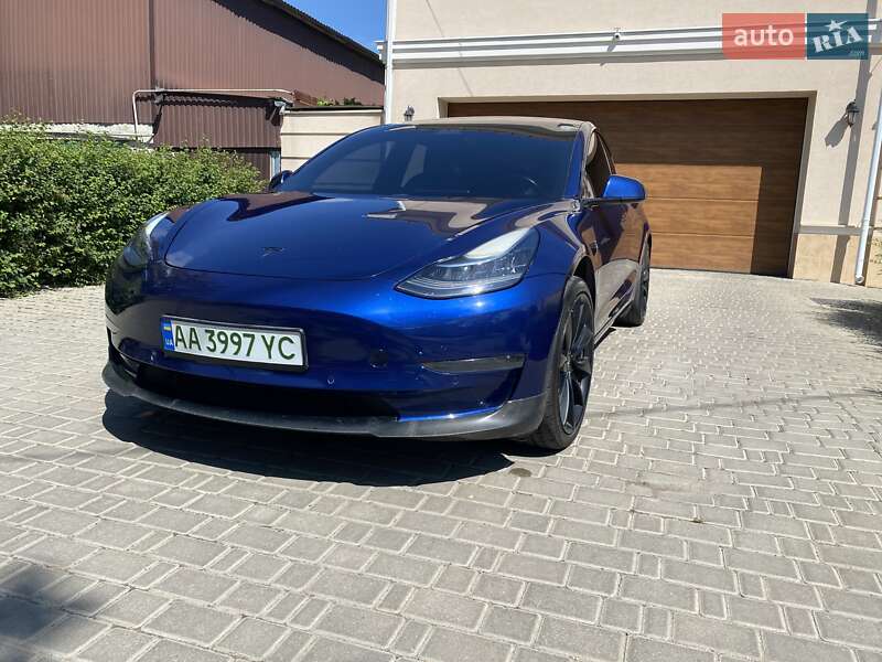 Седан Tesla Model 3 2018 в Одесі