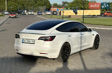 Седан Tesla Model 3 2022 в Ізмаїлі