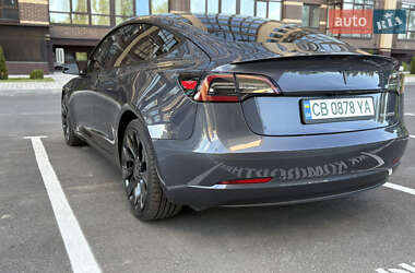Седан Tesla Model 3 2022 в 
