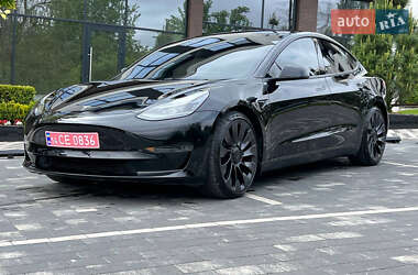Седан Tesla Model 3 2021 в 