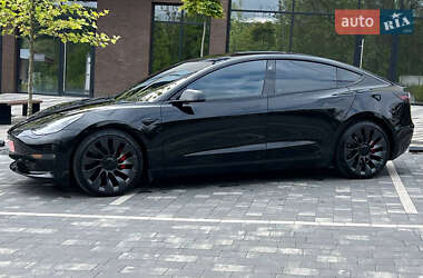 Седан Tesla Model 3 2021 в 