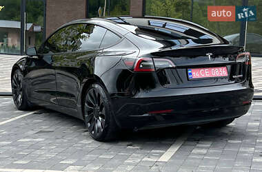 Седан Tesla Model 3 2021 в 