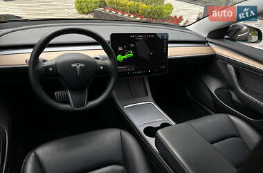 Седан Tesla Model 3 2021 в 