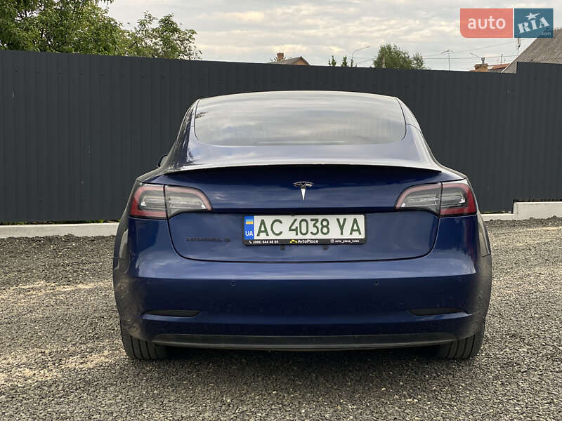 Седан Tesla Model 3 2018 в Луцке