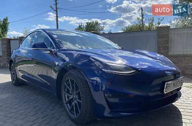 Седан Tesla Model 3 2019 в Кременчуці