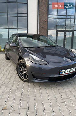 Седан Tesla Model 3 2022 в Підволочиську