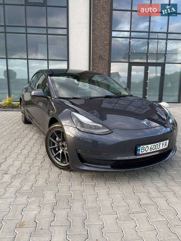 Tesla Model 3 2022