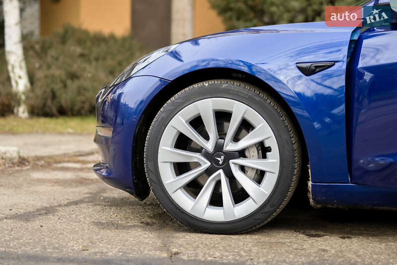 Седан Tesla Model 3 2022 в Ивано-Франковске