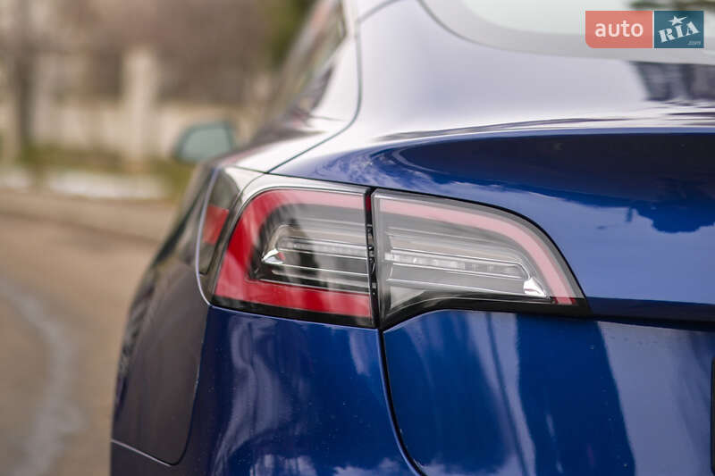 Седан Tesla Model 3 2022 в Ивано-Франковске