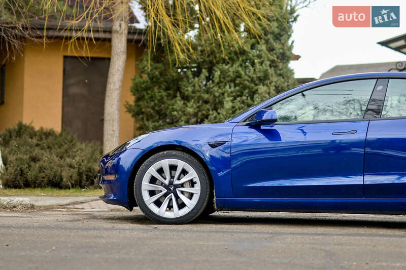 Седан Tesla Model 3 2022 в Ивано-Франковске