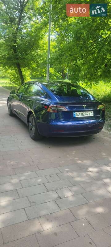 Седан Tesla Model 3 2023 в Киеве