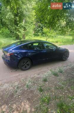 Седан Tesla Model 3 2023 в 