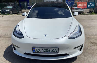 Седан Tesla Model 3 2018 в 