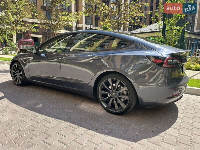 Седан Tesla Model 3 2018 в Києві